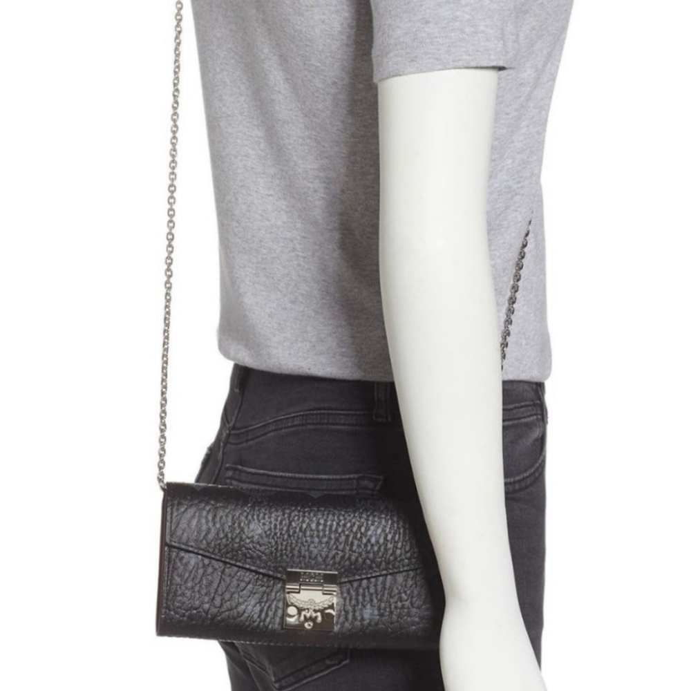 Auth.MCM VISETOS WALLET ON CHAIN CROSSBODY